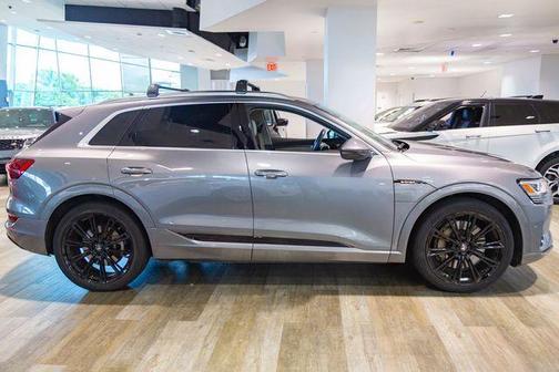 2019 Audi e-tron quattro Premium Plus