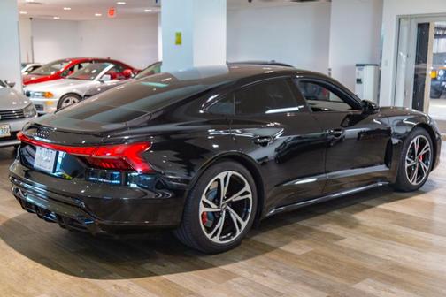 Mythos Black Metallic 2022 Audi e-tron GT Premium Plus