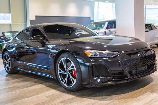 Mythos Black Metallic 2022 Audi e-tron GT Premium Plus