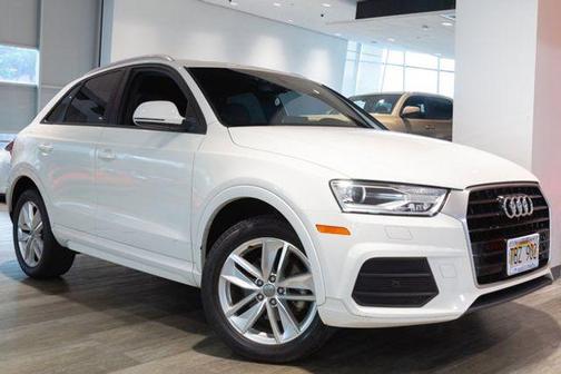 Cortina White 2017 Audi Q3 2.0T Premium