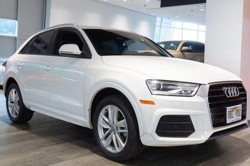 Cortina White 2017 Audi Q3 2.0T Premium