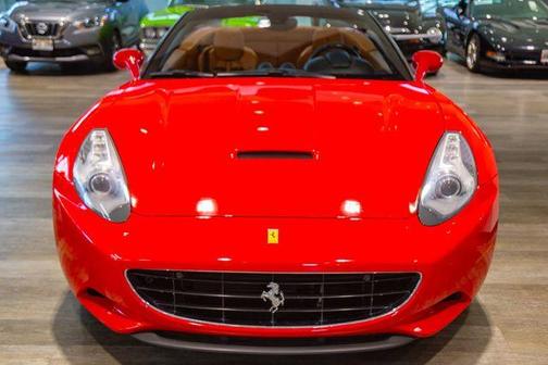 Red 2013 Ferrari California Base