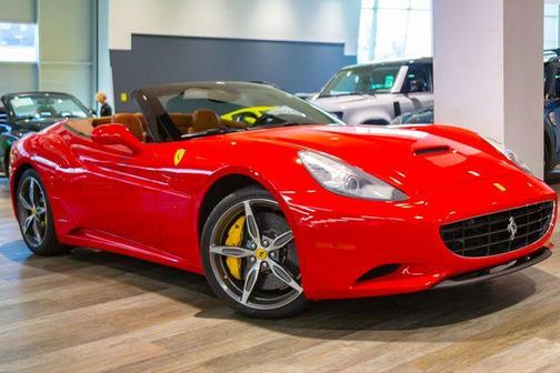 Red 2013 Ferrari California Base