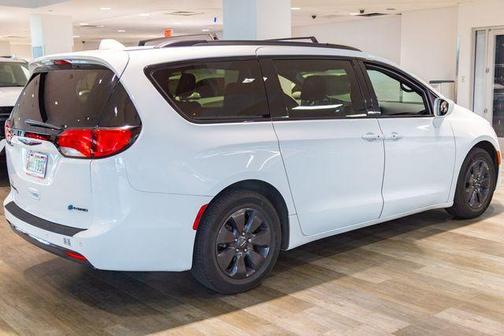 2019 Chrysler Pacifica Hybrid Touring Plus