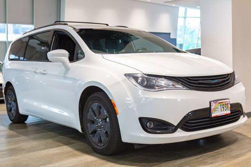 2019 Chrysler Pacifica Hybrid Touring Plus