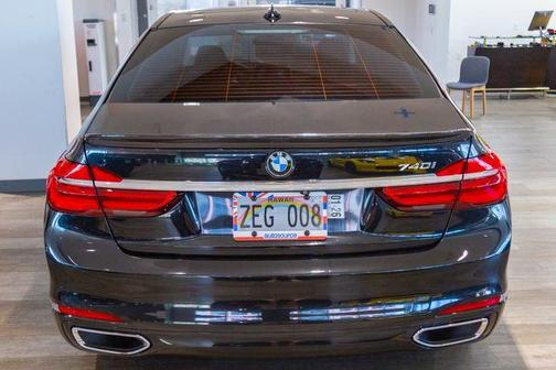 2016 BMW 740 i