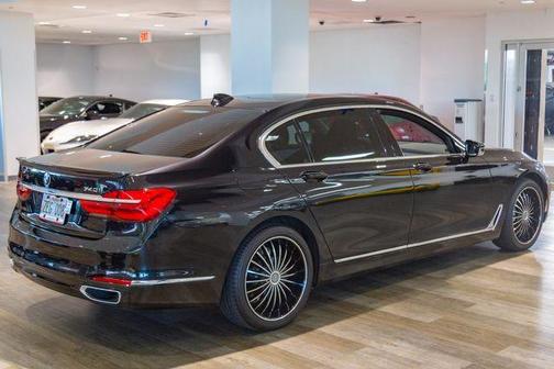 2016 BMW 740 i