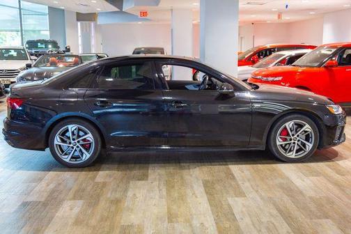 2023 Audi A4 45 S line quattro Premium