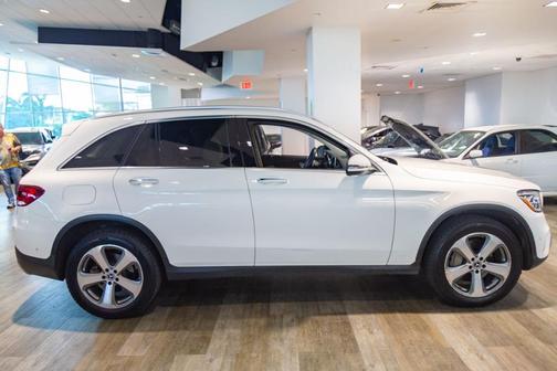 White 2022 Mercedes-Benz GLC 300 Base