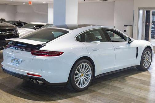 2017 Porsche Panamera 4S