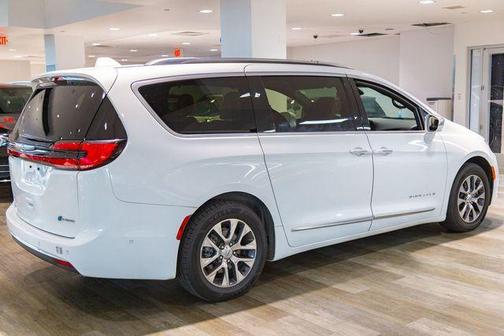 2021 Chrysler Pacifica Hybrid Pinnacle