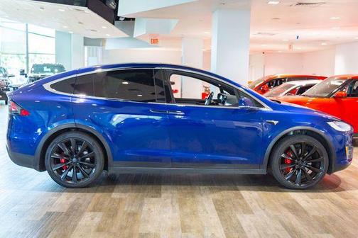 2018 Tesla Model X 7-PASSENGER