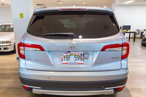 Lunar Silver Metallic 2019 Honda Pilot Touring 8-Passenger