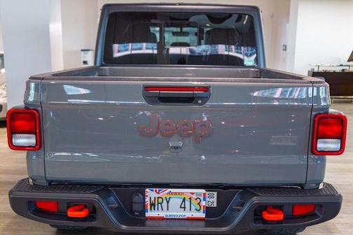 Sting Gray Clearcoat 2022 Jeep Gladiator Mojave