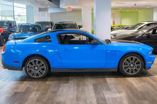 Grabber Blue 2011 Ford Mustang FASTBACK