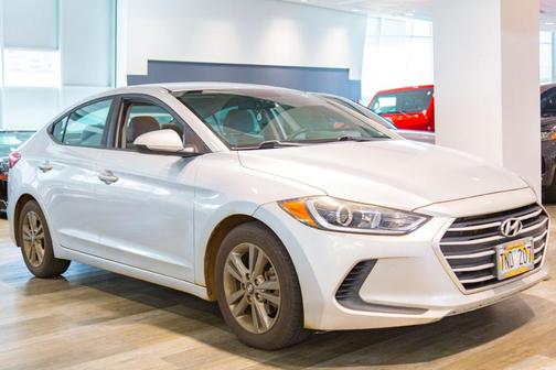 Symphony Silver 2018 Hyundai ELANTRA SEL