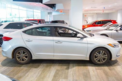 Symphony Silver 2018 Hyundai ELANTRA SEL