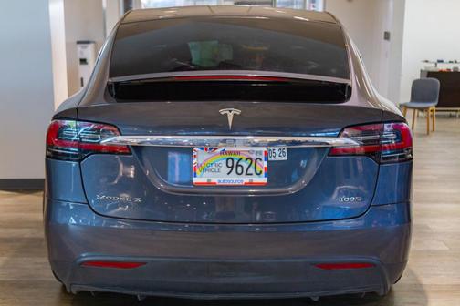 Gray 2018 Tesla Model X 100D