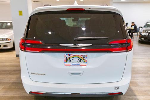2022 Chrysler Pacifica Touring-L