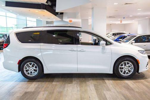 2022 Chrysler Pacifica Touring-L