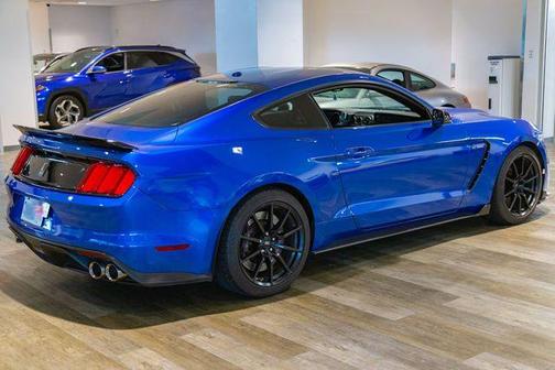 2017 Ford Shelby GT350 Base