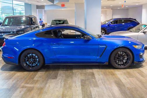 2017 Ford Shelby GT350 Base