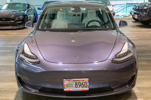 Silver Metallic 2018 Tesla Model 3 WHEEL UPGRADE