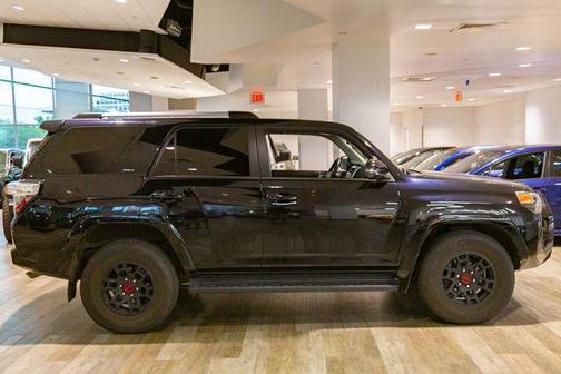 Midnight Black Metallic 2022 Toyota 4Runner SR5 Premium