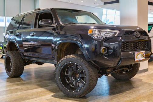 Midnight Black Metallic 2019 Toyota 4Runner SR5 Premium