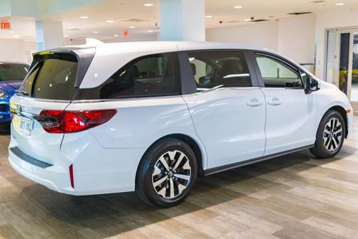 Platinum White 2026 Honda Odyssey EX-L