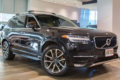 Onyx Black Metallic 2019 Volvo XC90 T5 Momentum SUV