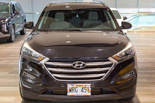 Black Noir Pearl 2017 Hyundai TUCSON SE