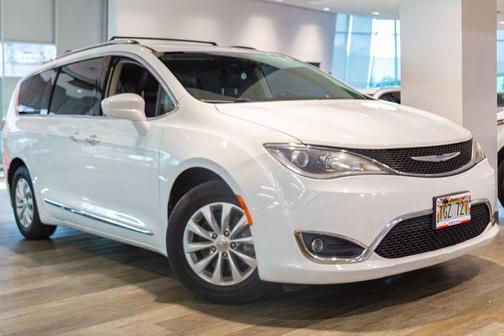2018 Chrysler Pacifica Touring-L