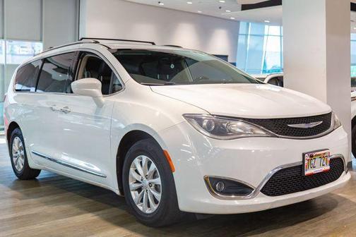 2018 Chrysler Pacifica Touring-L