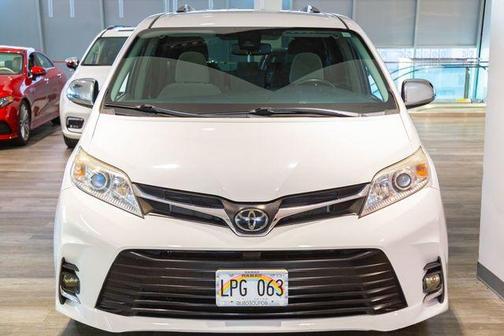 2018 Toyota Sienna LE