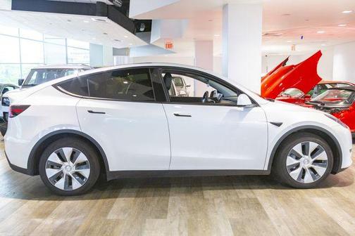 Pearl White Multi 2021 Tesla Model Y Long Range