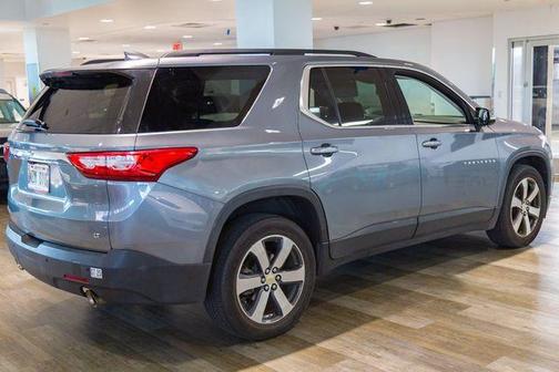 Satin Steel Metallic 2020 Chevrolet Traverse LT Leather