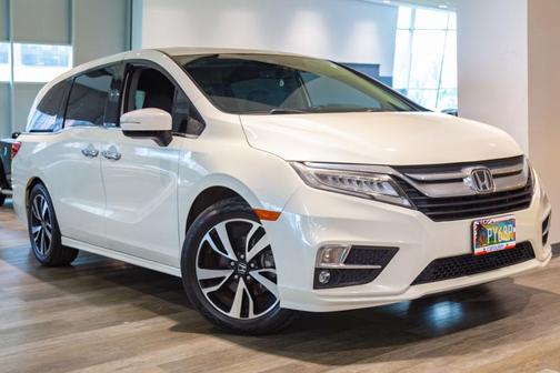 White Diamond 2018 Honda Odyssey Elite