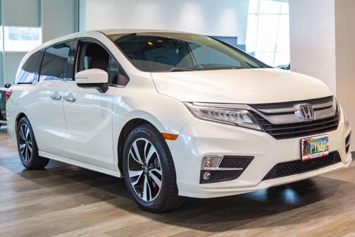 White Diamond 2018 Honda Odyssey Elite