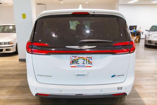 2022 Chrysler Pacifica Hybrid Limited