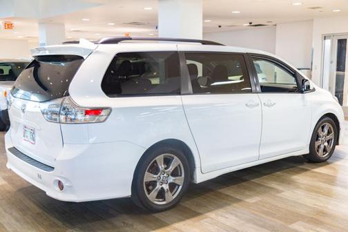 2019 Toyota Sienna SE