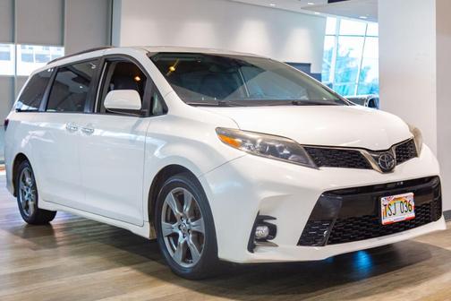 2019 Toyota Sienna SE
