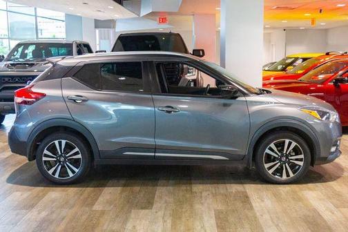 2020 Nissan Kicks SR