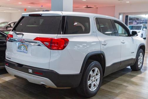 Summit White 2017 GMC Acadia SLE-1