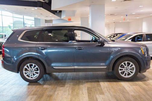 Gray 2022 Kia Telluride LX