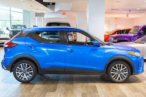 2023 Nissan Kicks SV