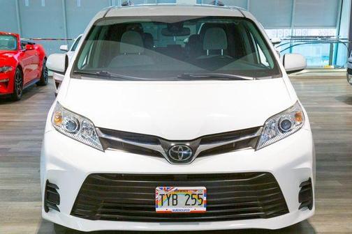 2020 Toyota Sienna LE