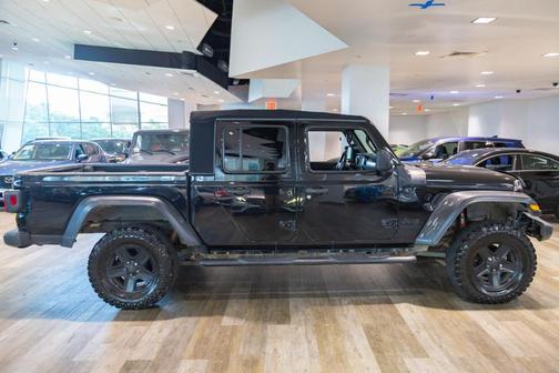 Black Clearcoat 2020 Jeep Gladiator Sport