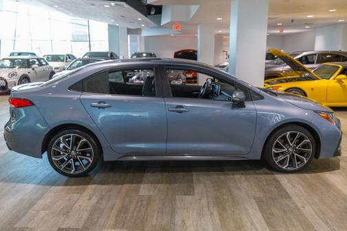 CELESTITE 2020 Toyota Corolla SE