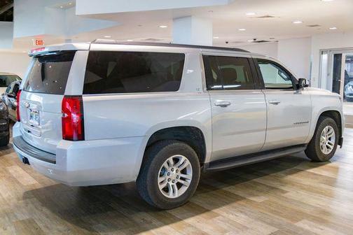 Silver Ice Metallic 2019 Chevrolet Suburban LT